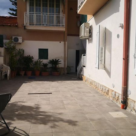 Casa Viola Elegante E Sul Mare Di Mondello Apartment Palermo Luaran gambar